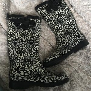 Black & White Rainboots